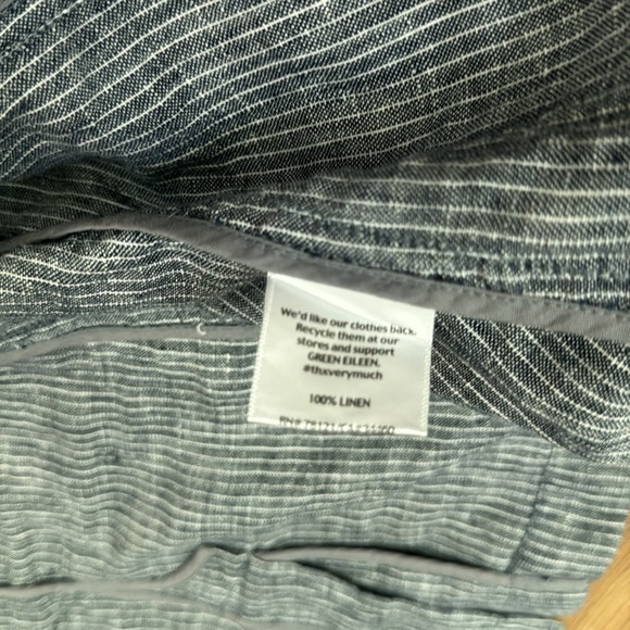 Eileen Fisher Blazer 100% Linen Railroad Stripe Navy White Pockets 2 Button Sz M - Picture 3 of 3